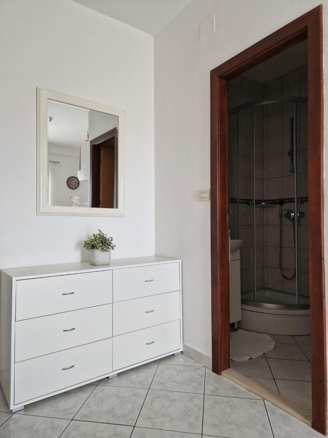 Apartments Ida Sućuraj Εξωτερικό φωτογραφία