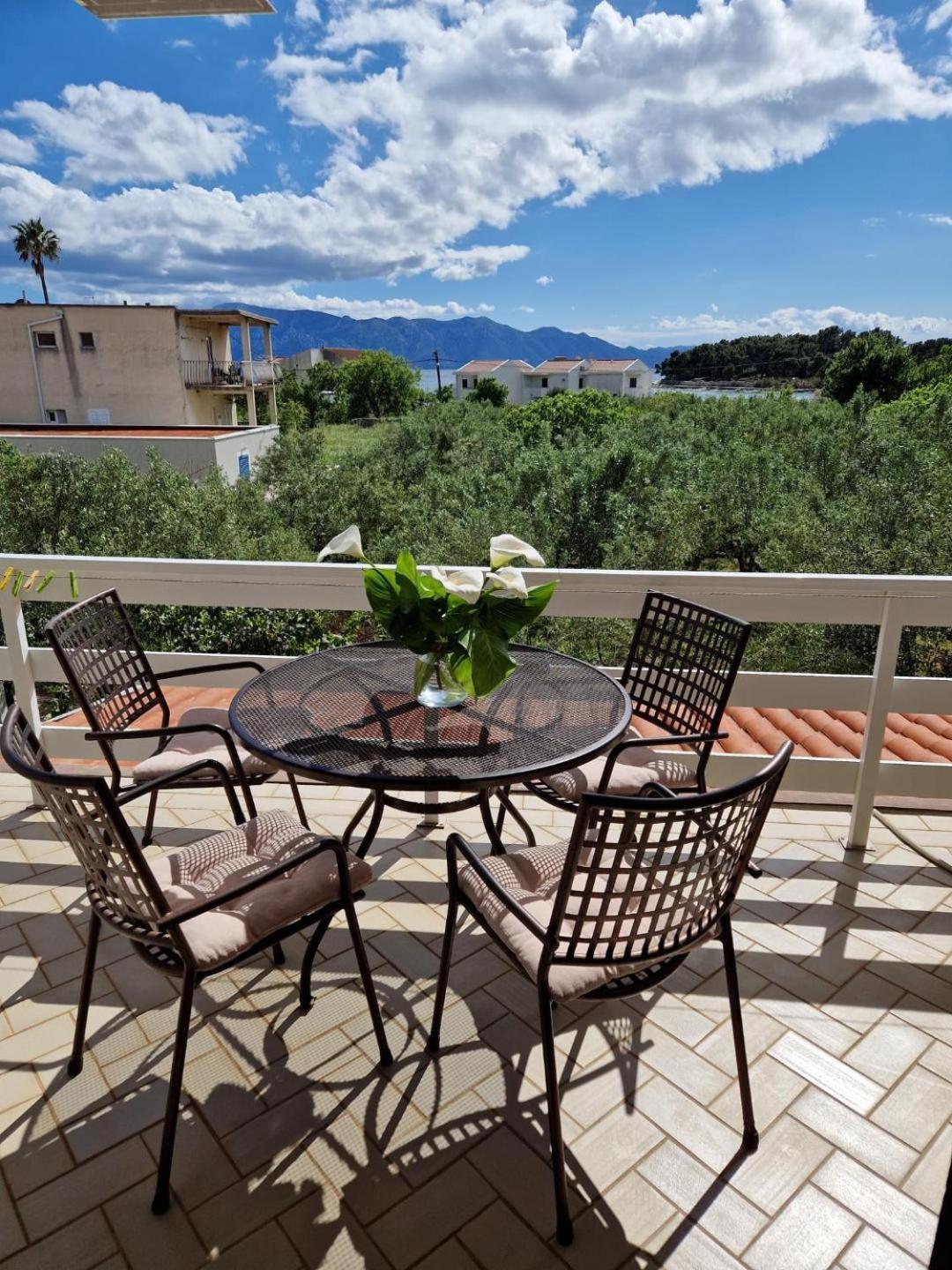 Apartments Ida Sućuraj Εξωτερικό φωτογραφία