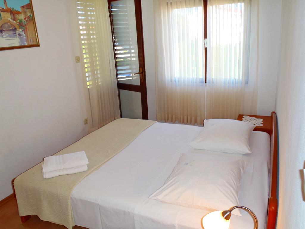 Apartments Ida Sućuraj Εξωτερικό φωτογραφία