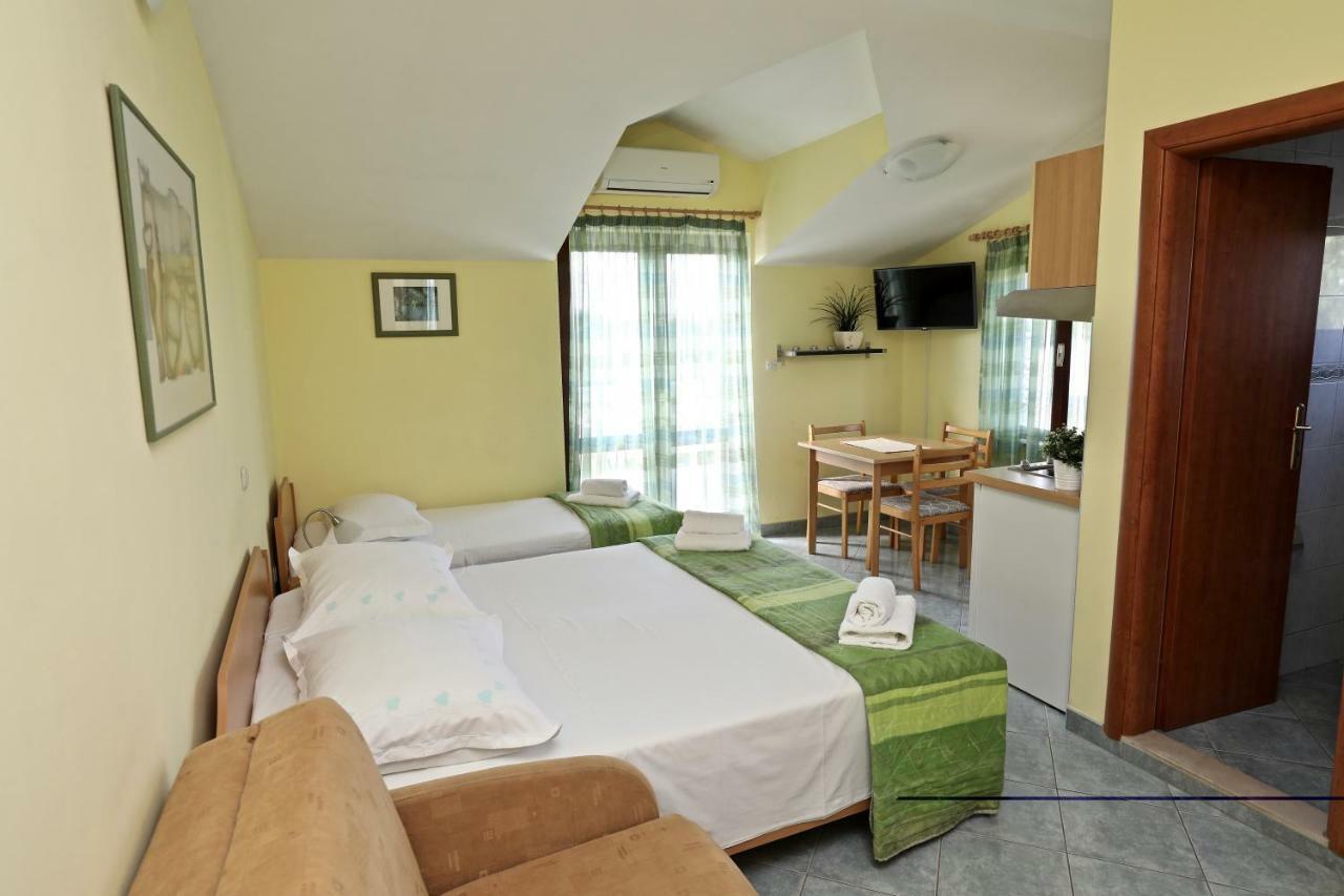 Apartments Ida Sućuraj Εξωτερικό φωτογραφία