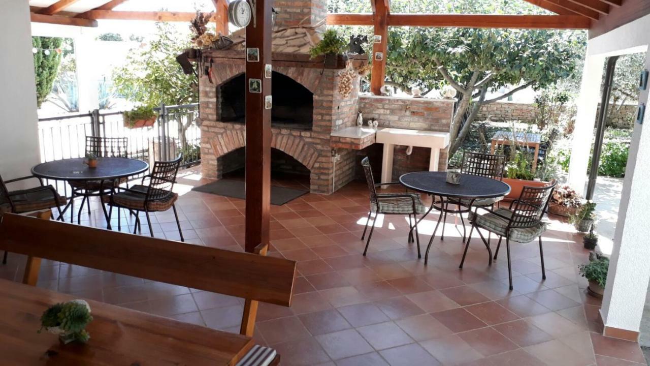 Apartments Ida Sućuraj Εξωτερικό φωτογραφία