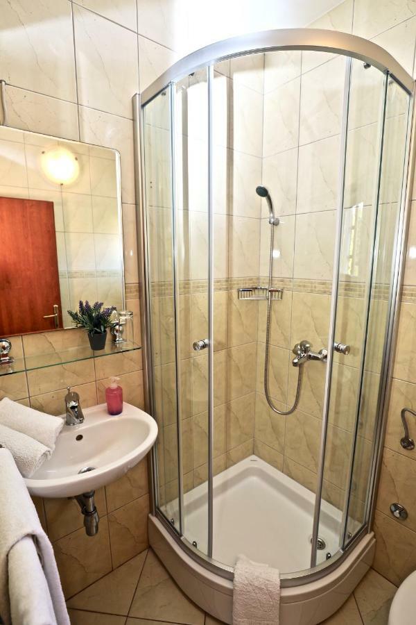Apartments Ida Sućuraj Εξωτερικό φωτογραφία